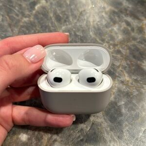 AIR PODS w/ Case
